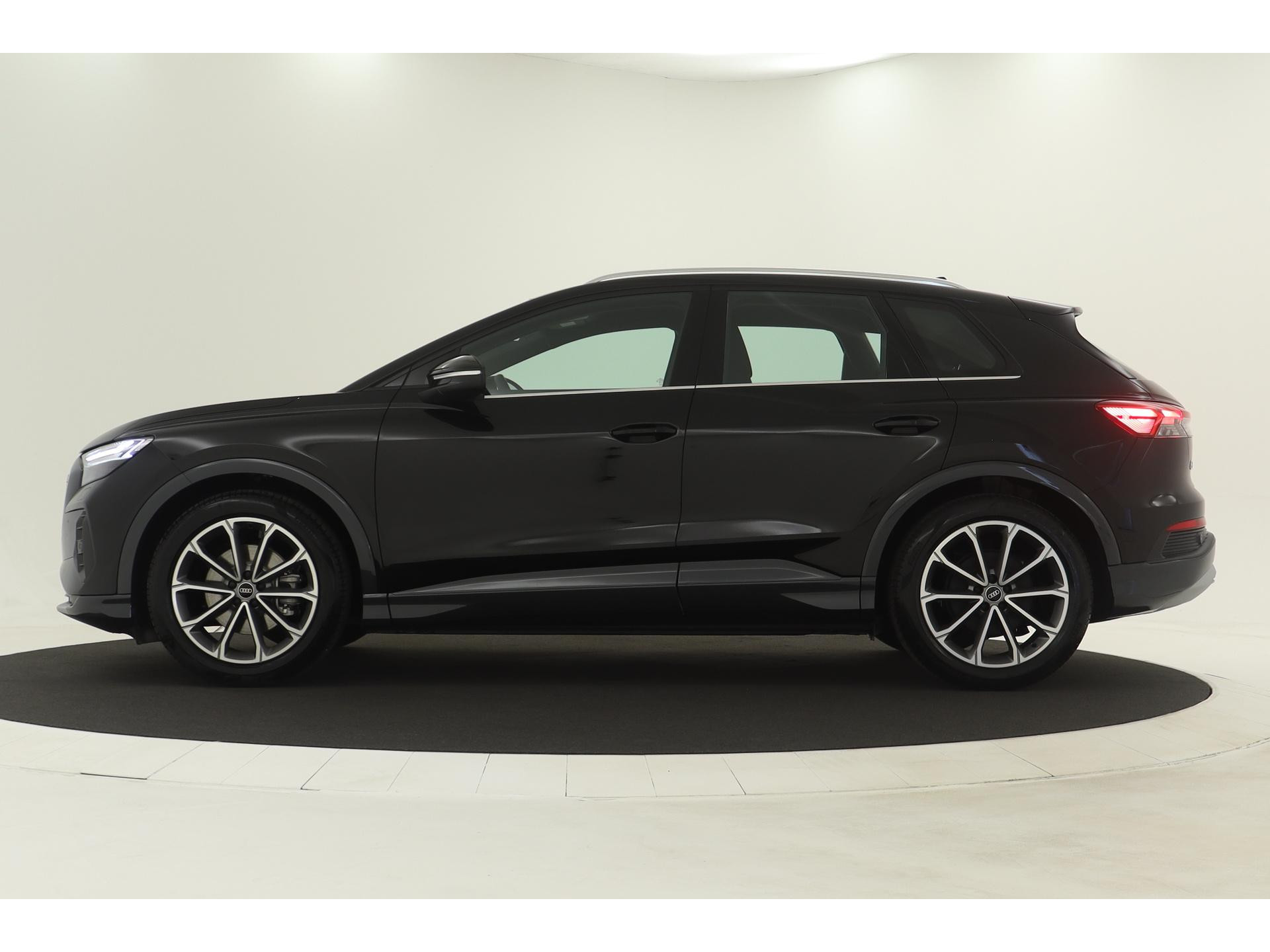 Audi - Q4 e-tron Q4 35 e-tron 170 1AT Advanced edition - 2023