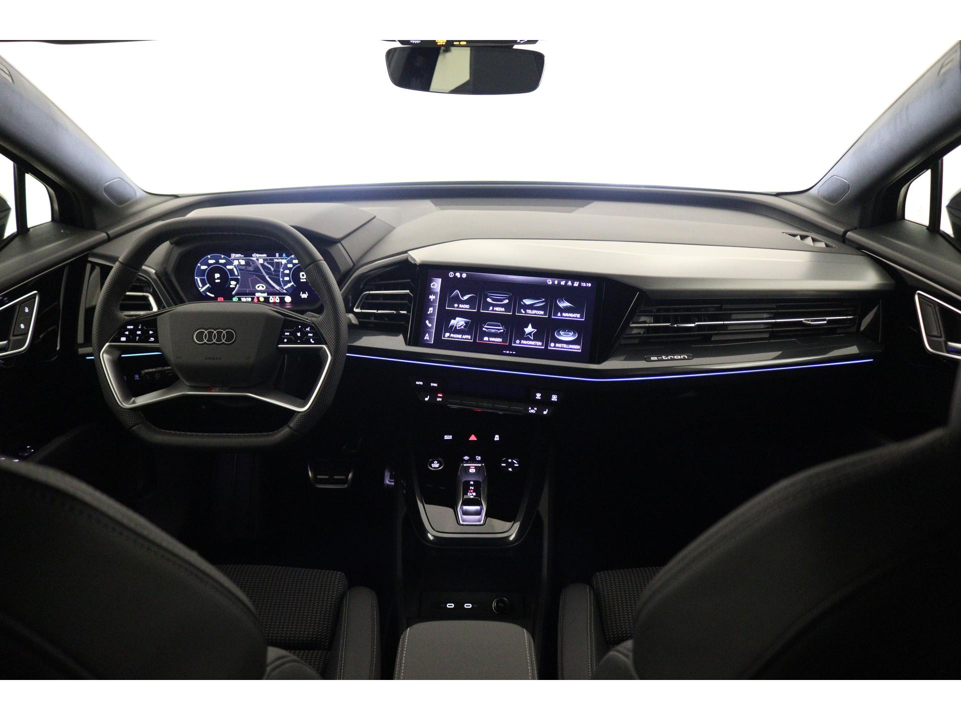 Audi - Q4 e-tron Q4 50 e-tron quattro 299 1AT S edition - 2023