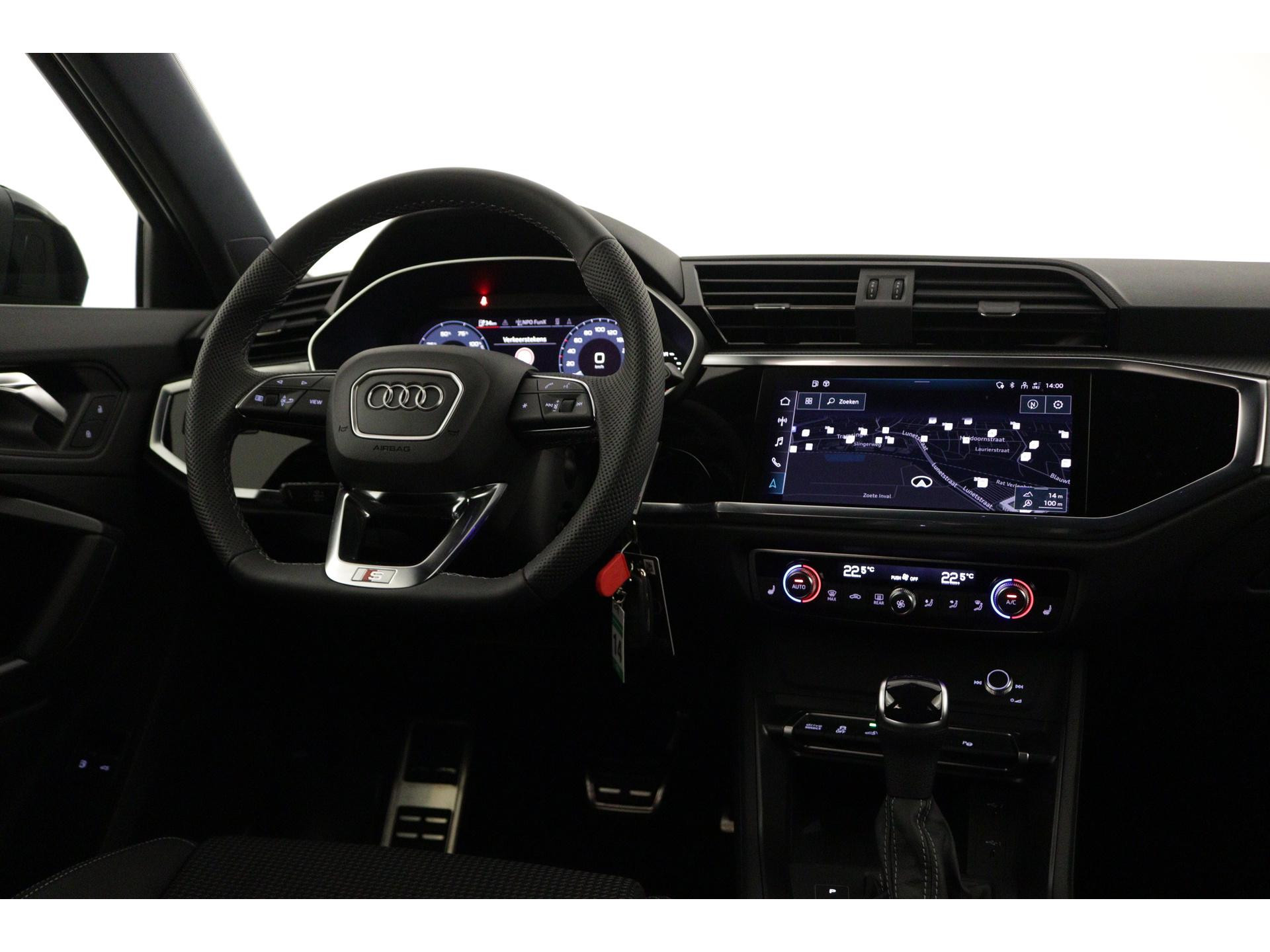Audi - Q3 45 TFSI e 245 S tronic S edition - 2023