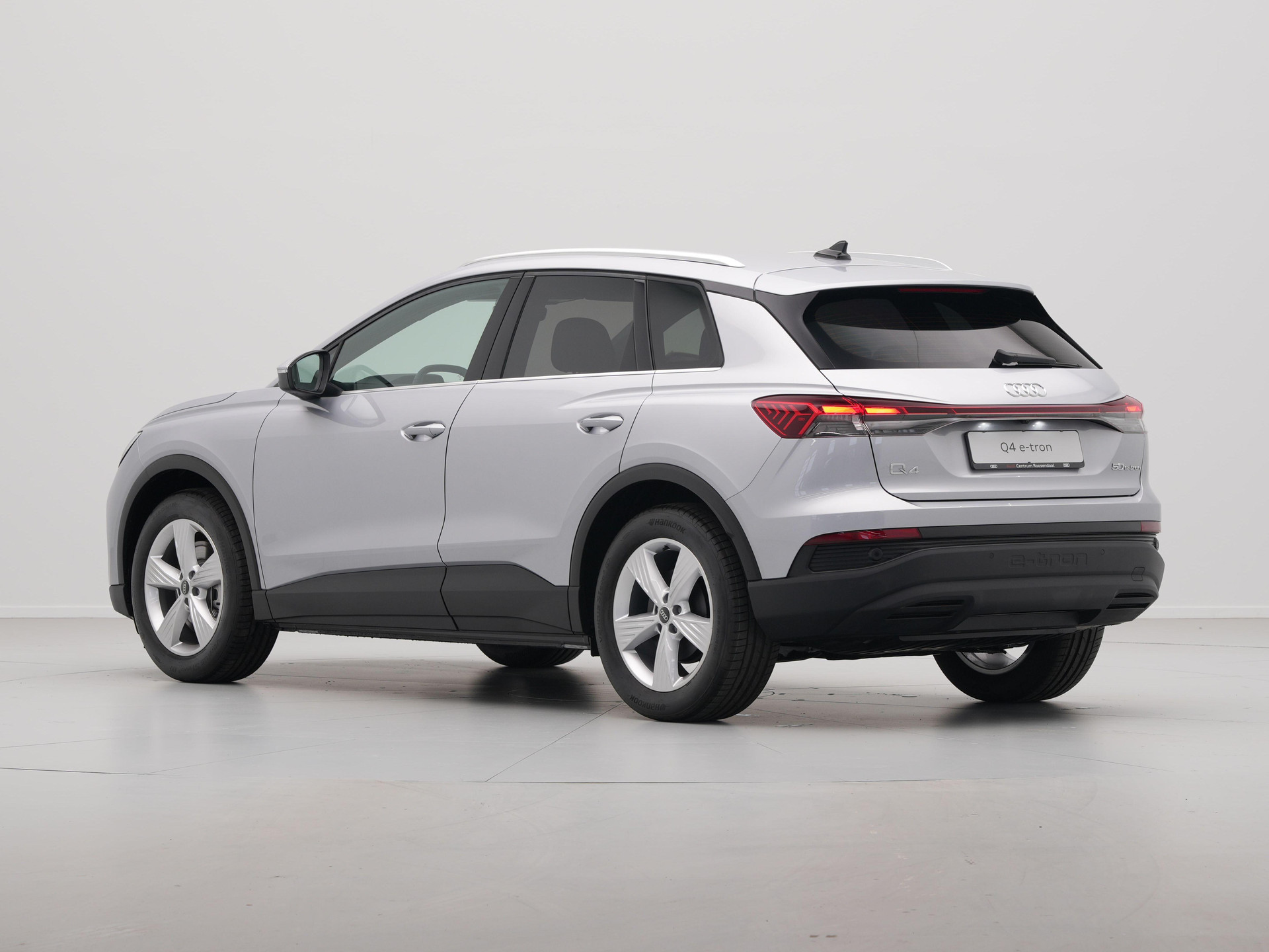 Audi - Q4 e-tron Q4 45 e-tron 286 1AT Edition - 2024