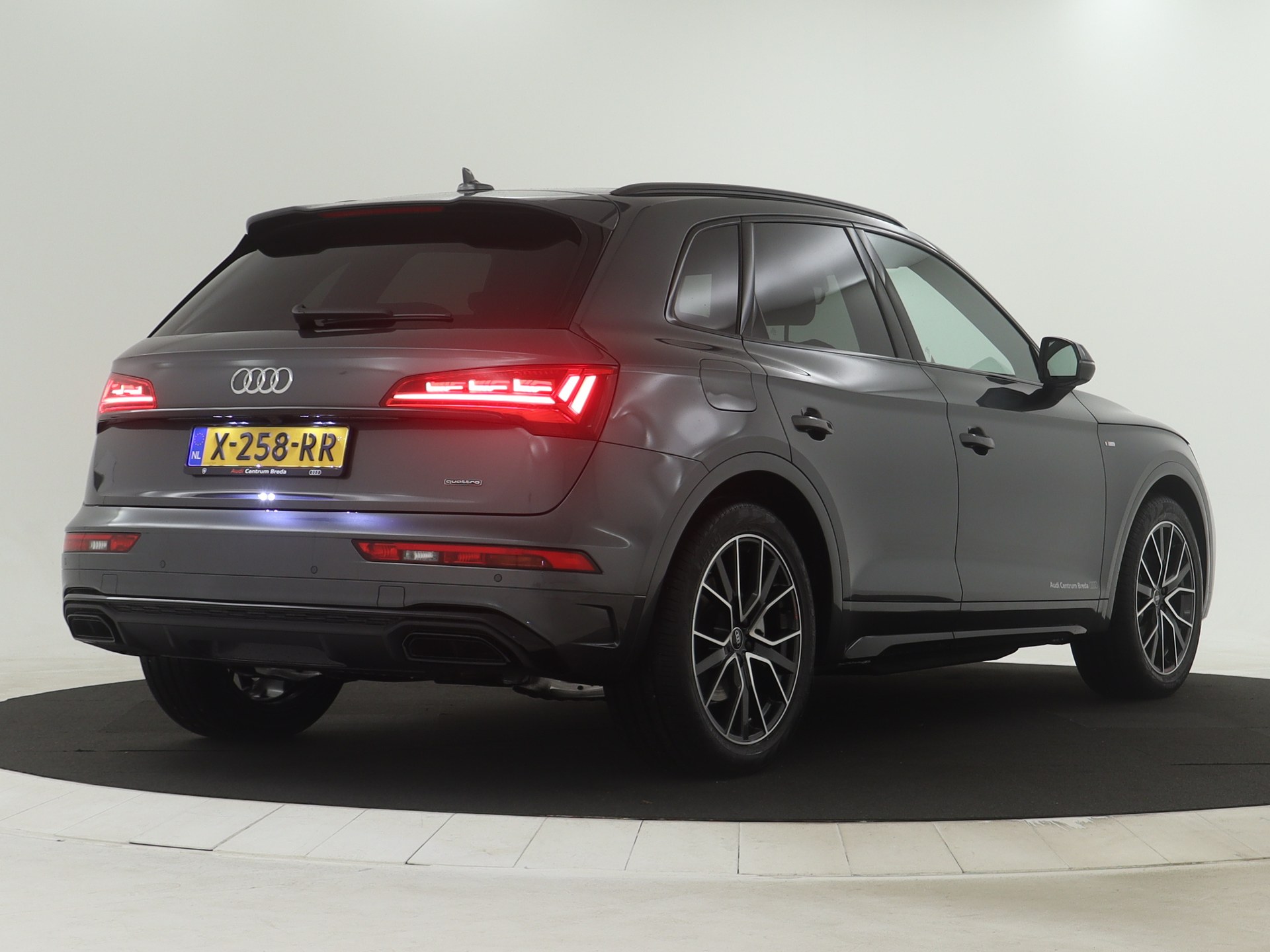 Audi - Q5 50 TFSI e S edition - 2024