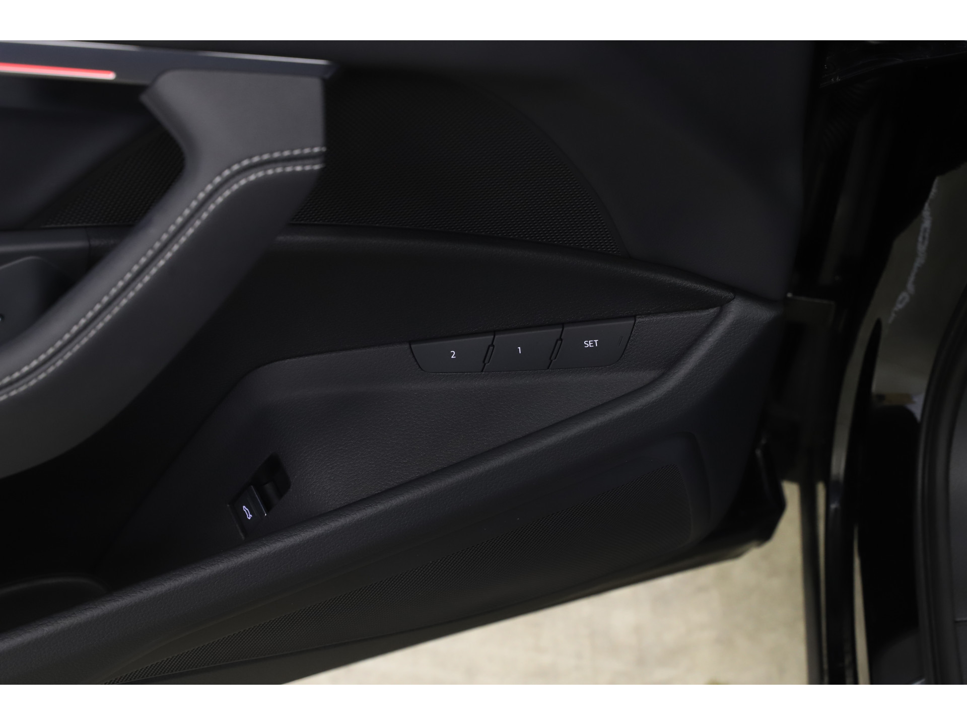 Audi - Q8 e-tron 55 300kw/408pk 114Kwh S-Edition Competition - 2023