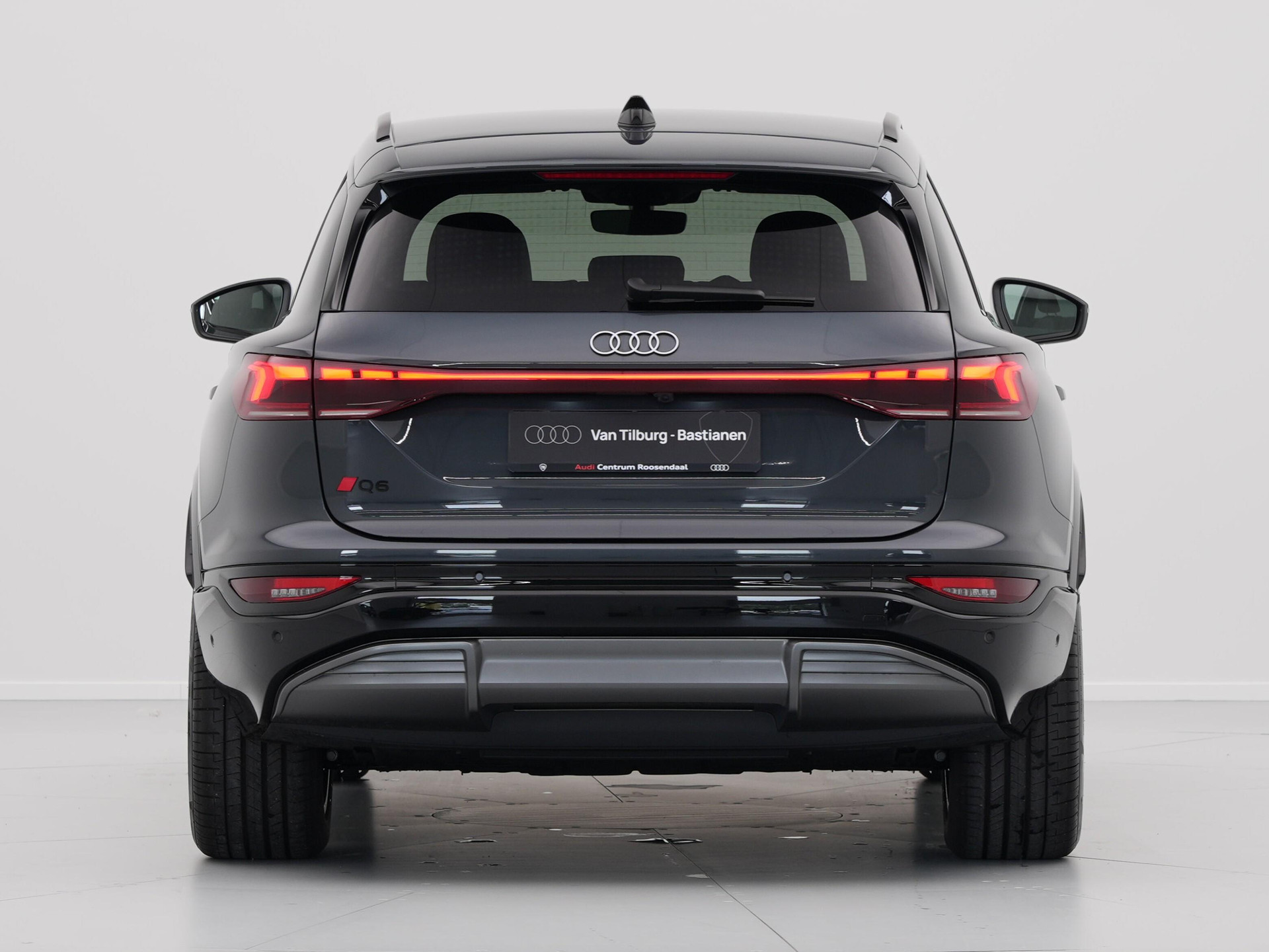 Audi - Q6 e-tron quattro 388 1AT Advanced Edition - 2024