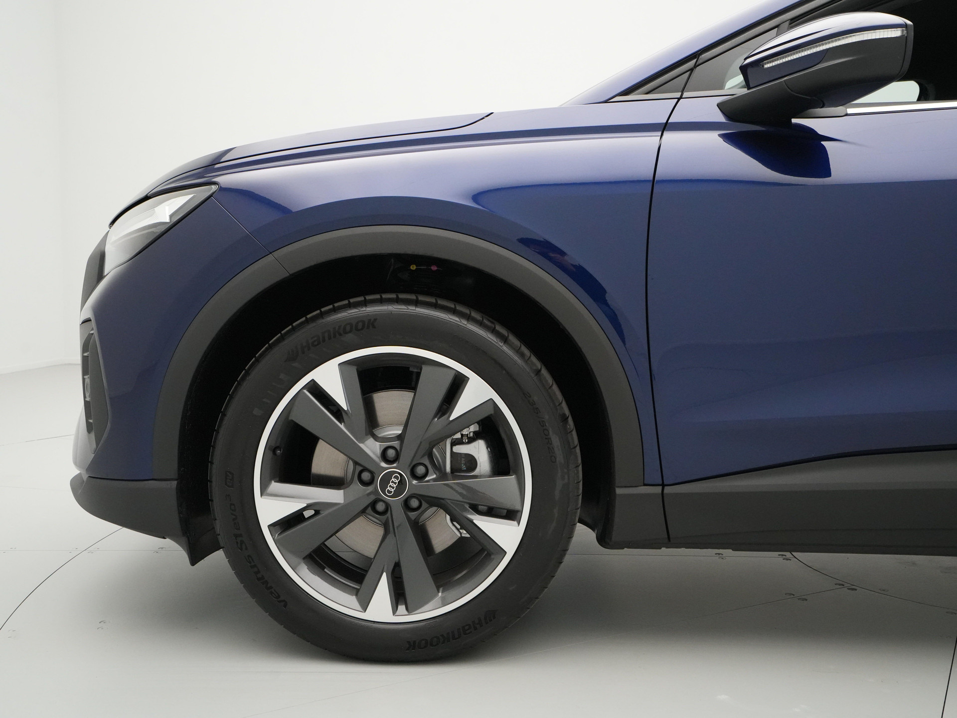 Audi - Q4 e-tron Q4 45 e-tron quattro 286 1AT Edition - 2024