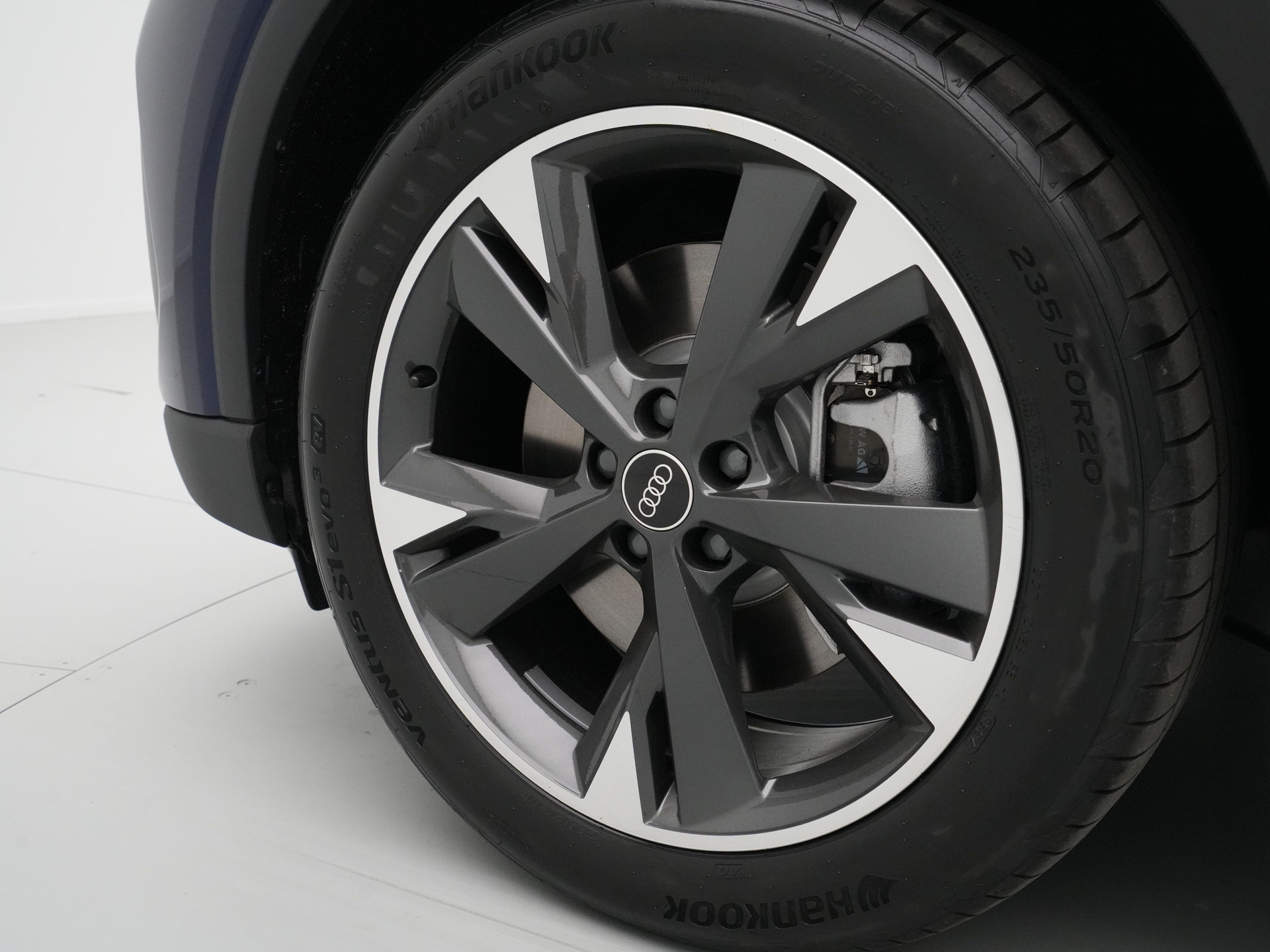 Audi - Q4 e-tron Q4 45 e-tron quattro 286 1AT Edition - 2024
