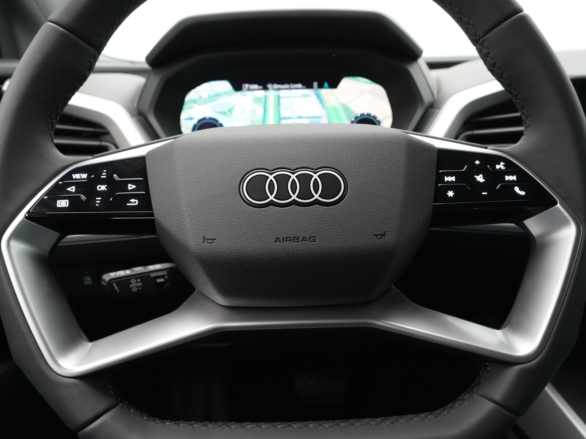 Audi - Q4 e-tron Q4 45 e-tron quattro 286 1AT Edition - 2024