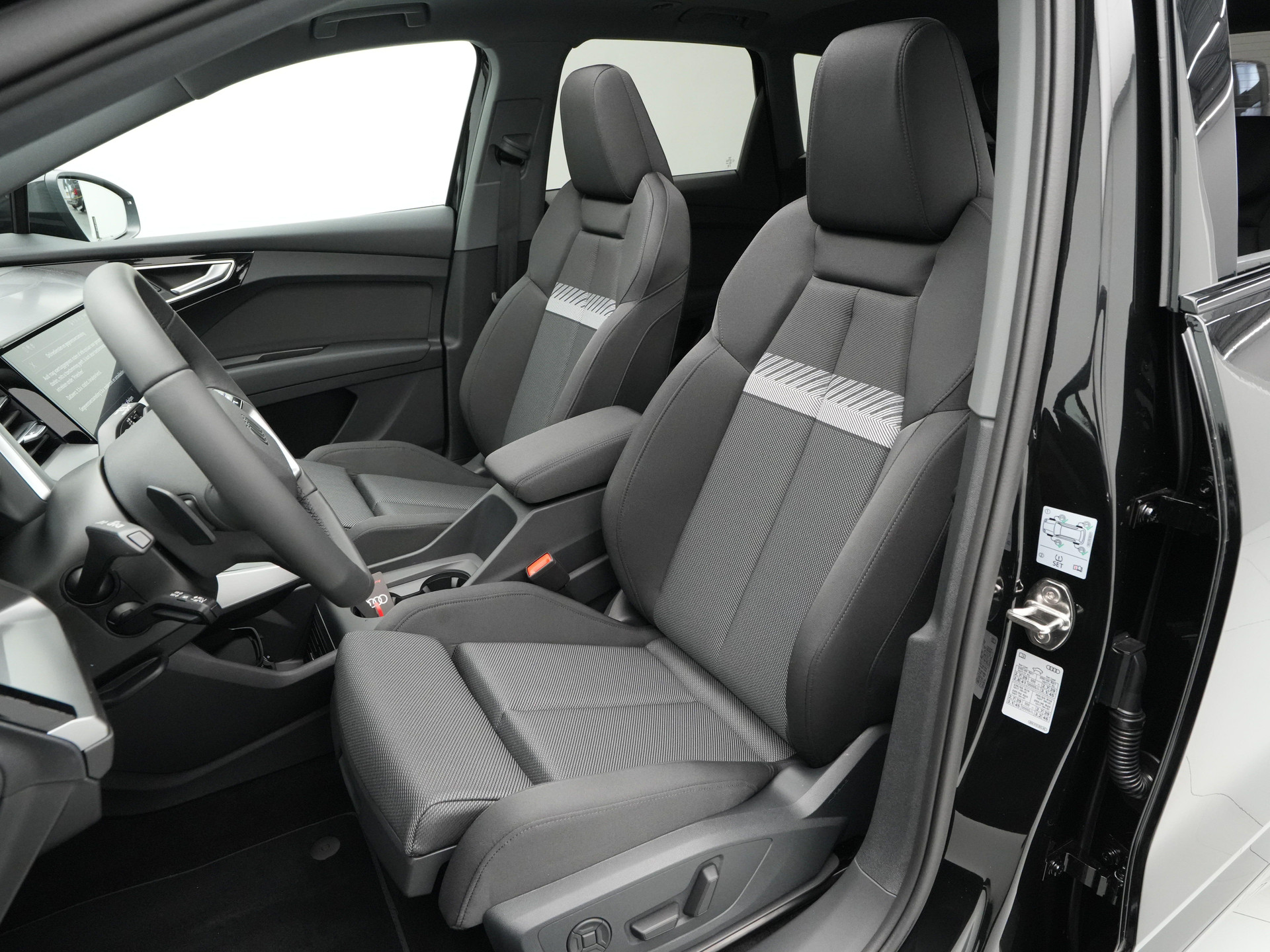 Audi - Q4 e-tron Q4 45 e-tron quattro 286 1AT Advanced edition - 2024
