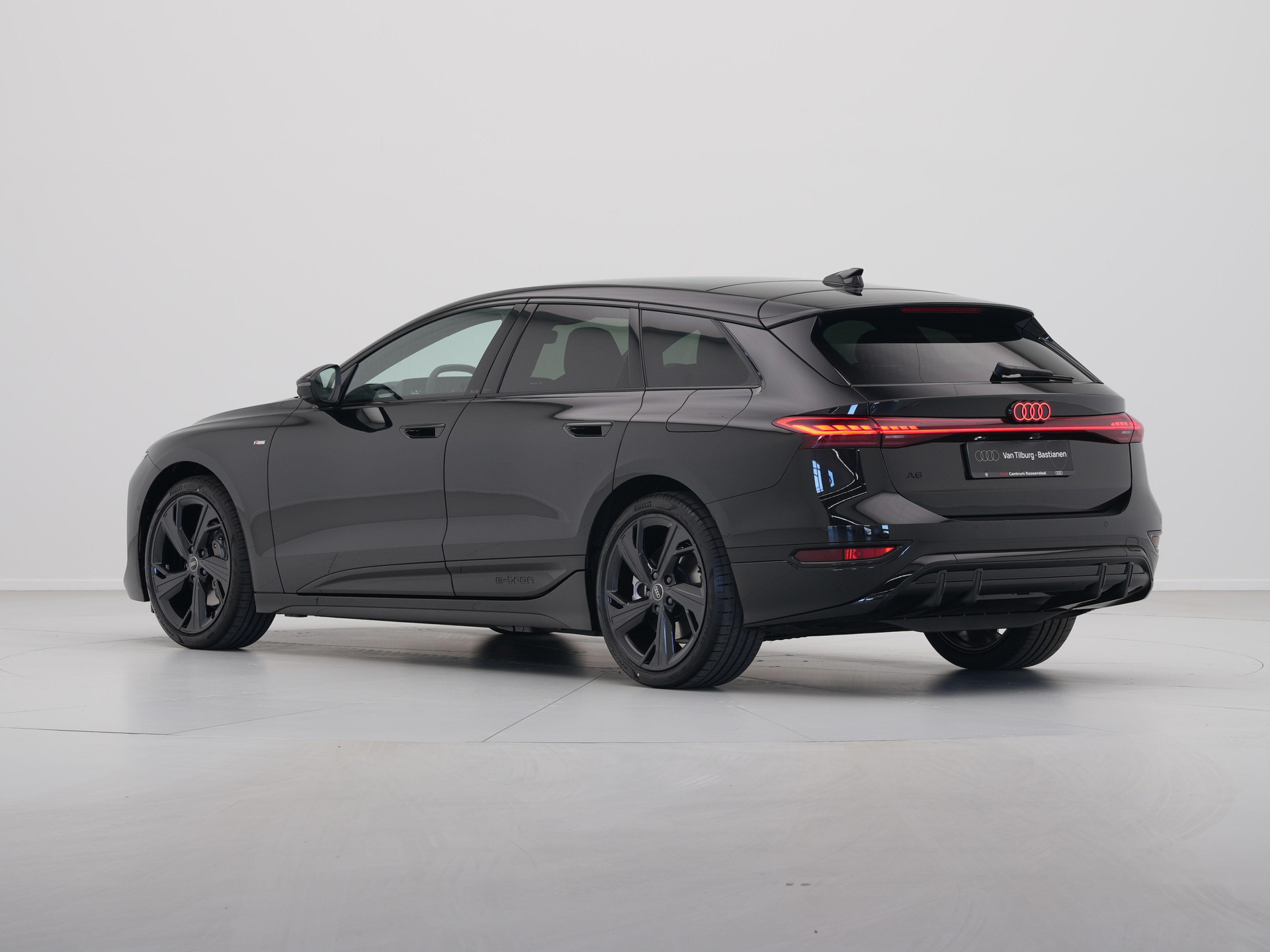 Audi - A6 Avant e-tron 367 1AT S edition - 2024