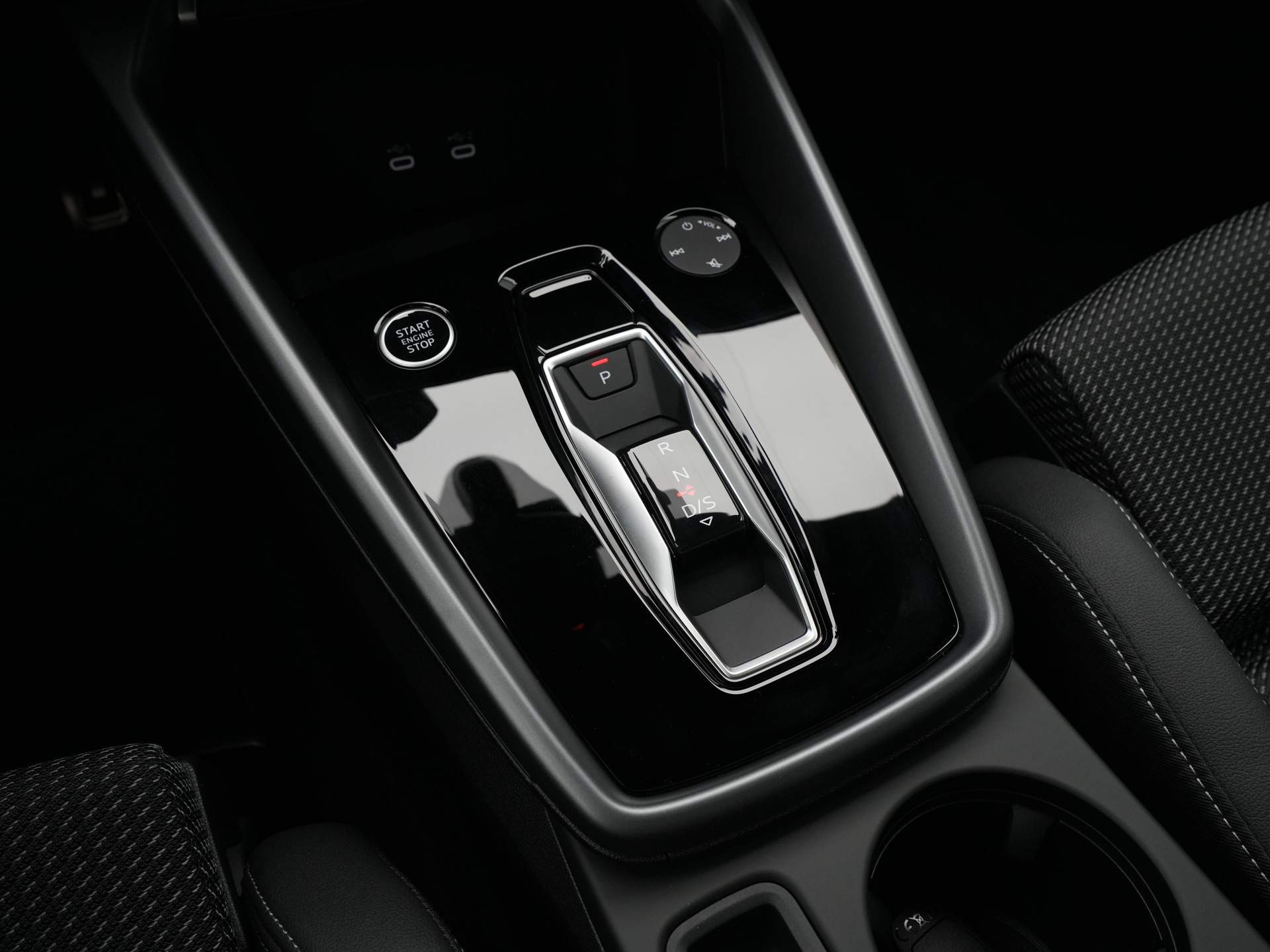 Audi - A3 Limousine 30 TFSI 115pk S Line edition - 2024