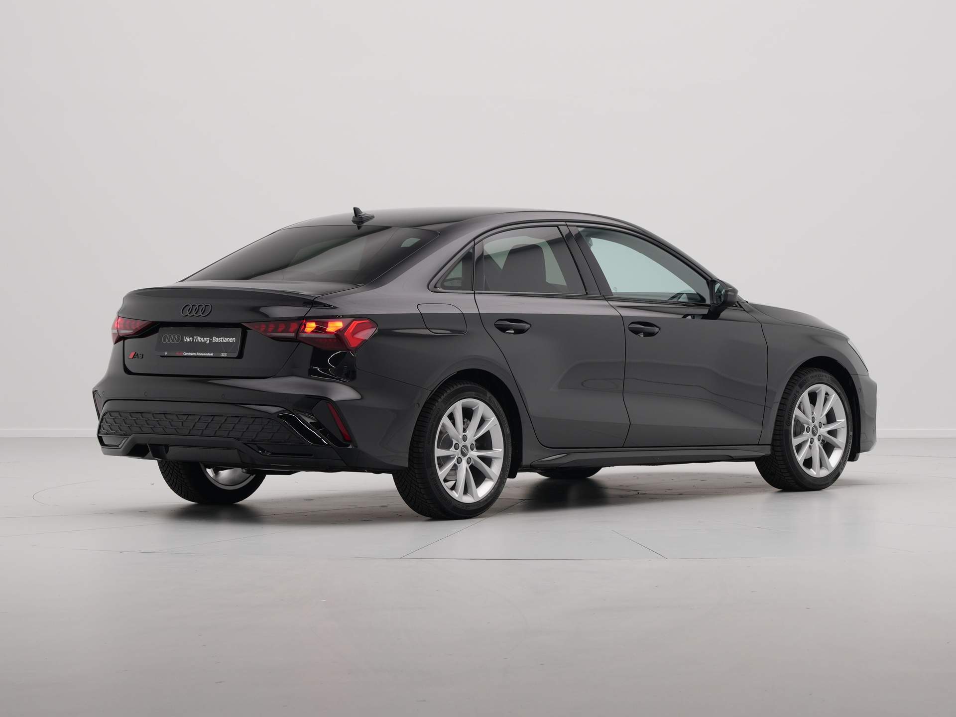 Audi - A3 Limousine 30 TFSI 115pk S Line edition - 2024