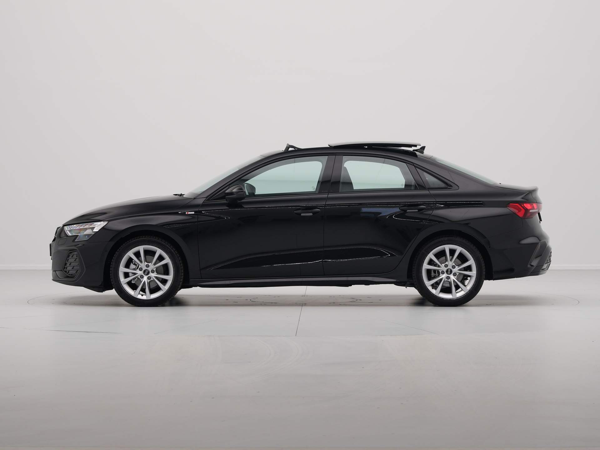Audi - A3 Limousine 35 TFSI 150pk S-Line edition - 2025