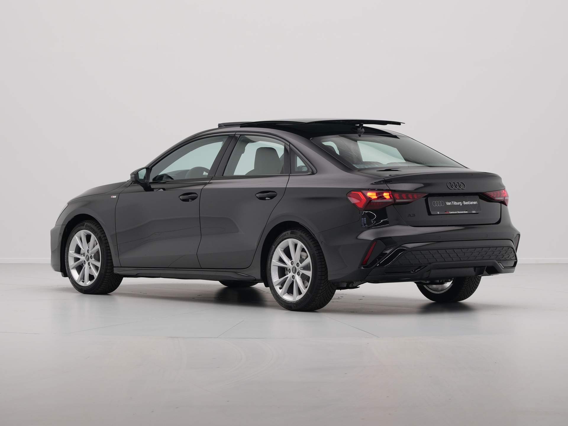 Audi - A3 Limousine 35 TFSI 150pk S-Line edition - 2025