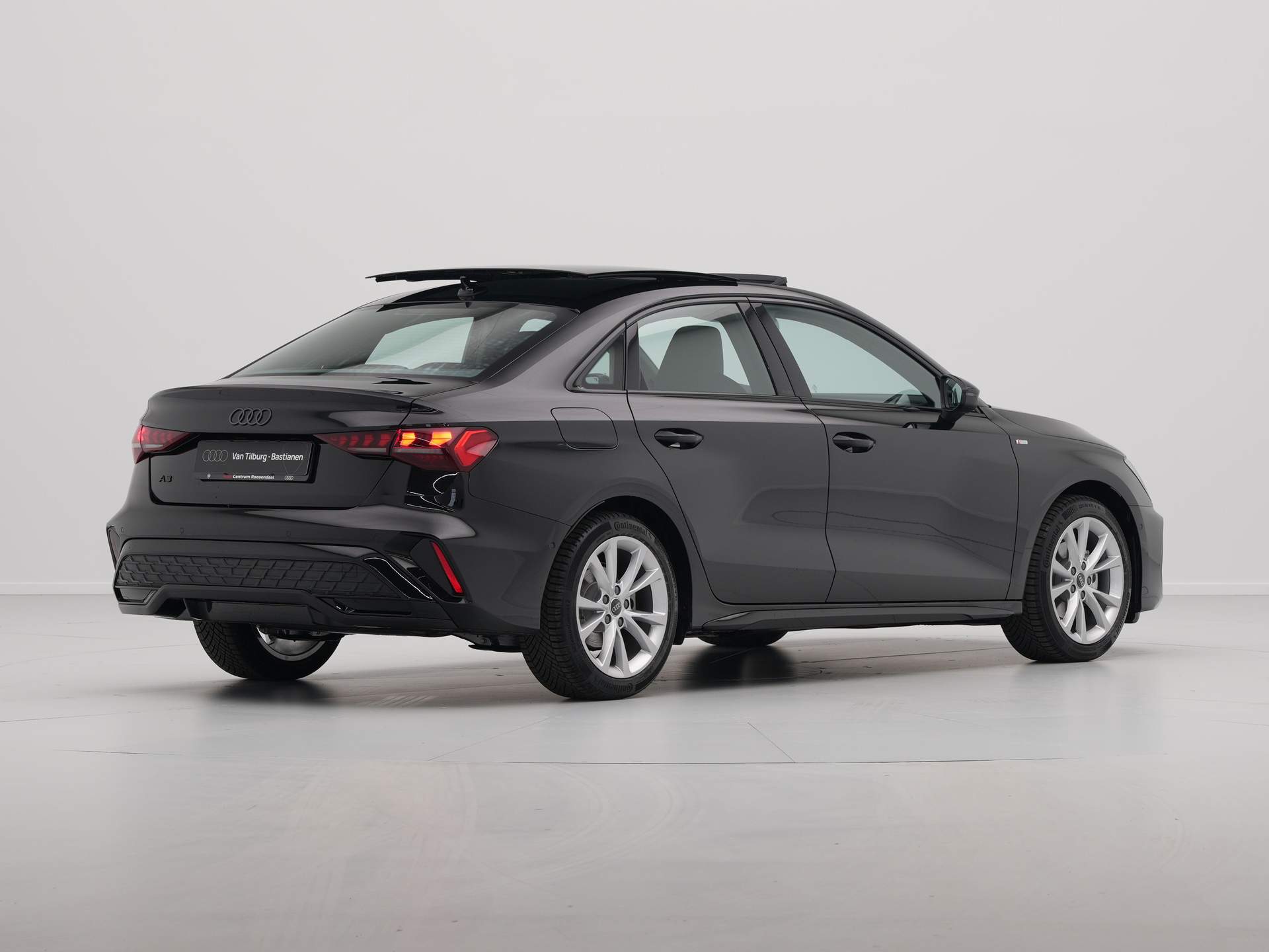 Audi - A3 Limousine 35 TFSI 150pk S-Line edition - 2025