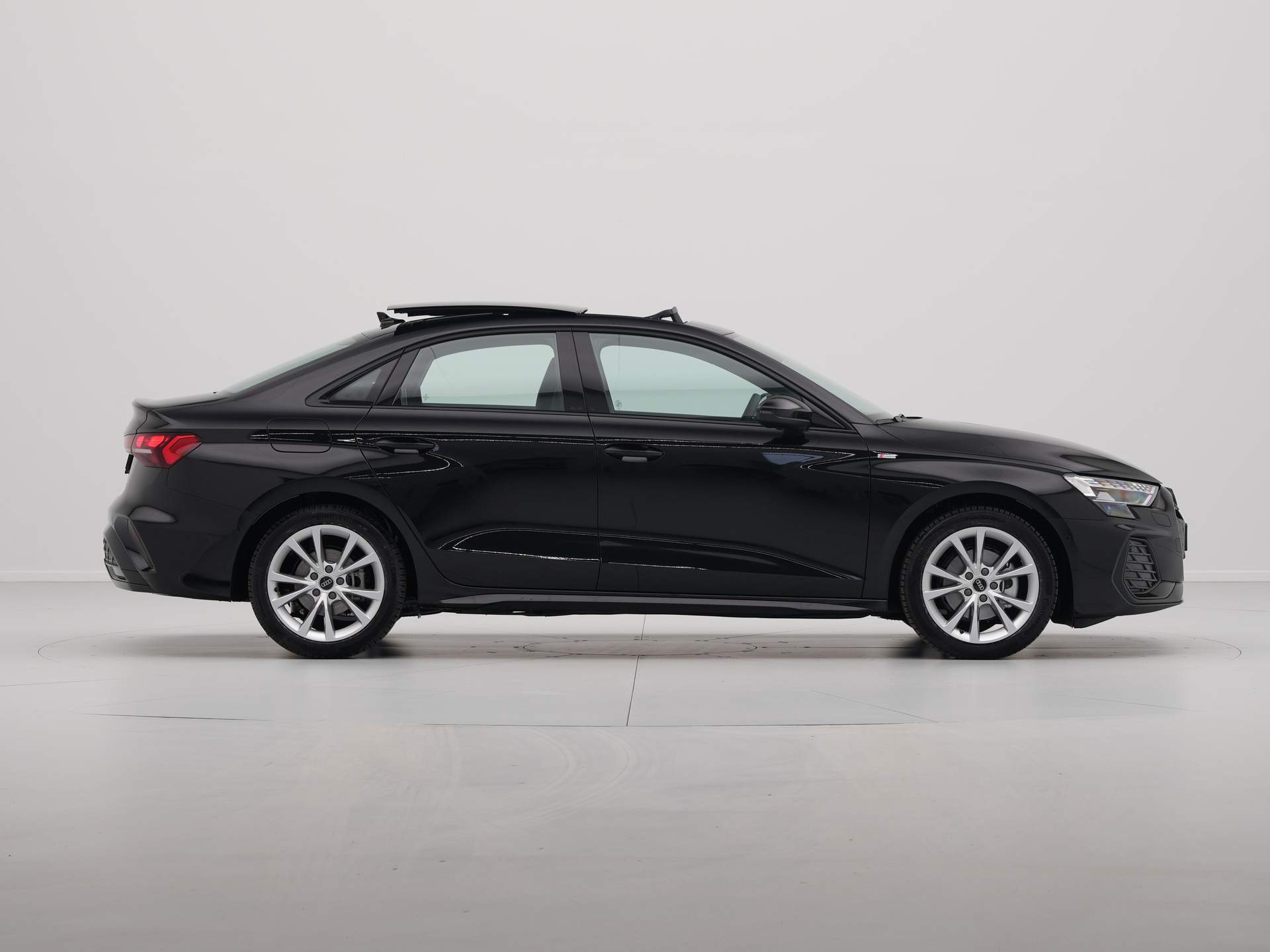 Audi - A3 Limousine 35 TFSI 150pk S-Line edition - 2025