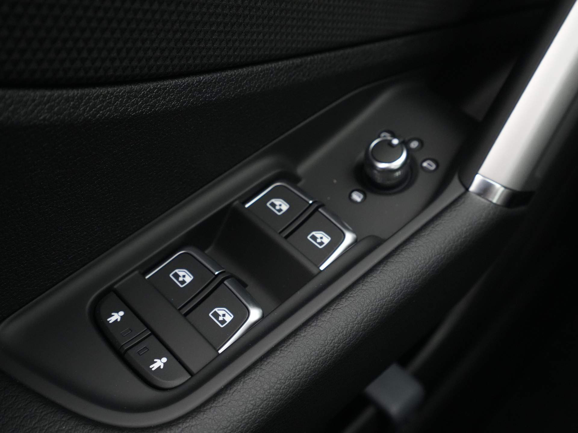 Audi - Q2 35 TFSI 150pk S-Line Edition - 2025