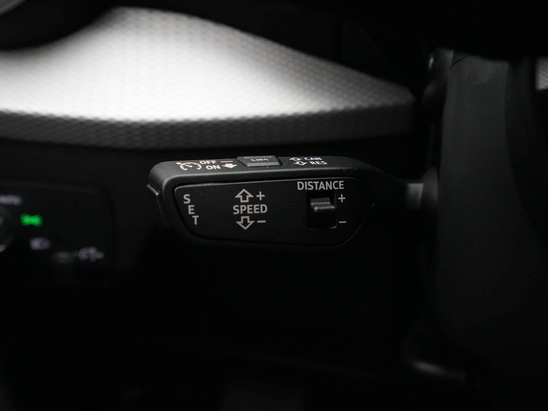 Audi - Q2 35 TFSI 150pk S-Line Edition - 2025
