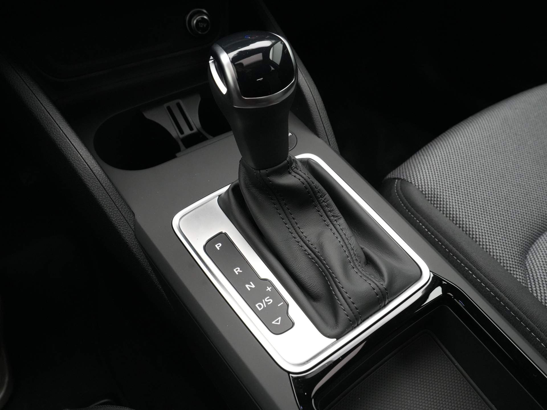 Audi - Q2 35 TFSI 150pk S-Line Edition - 2025