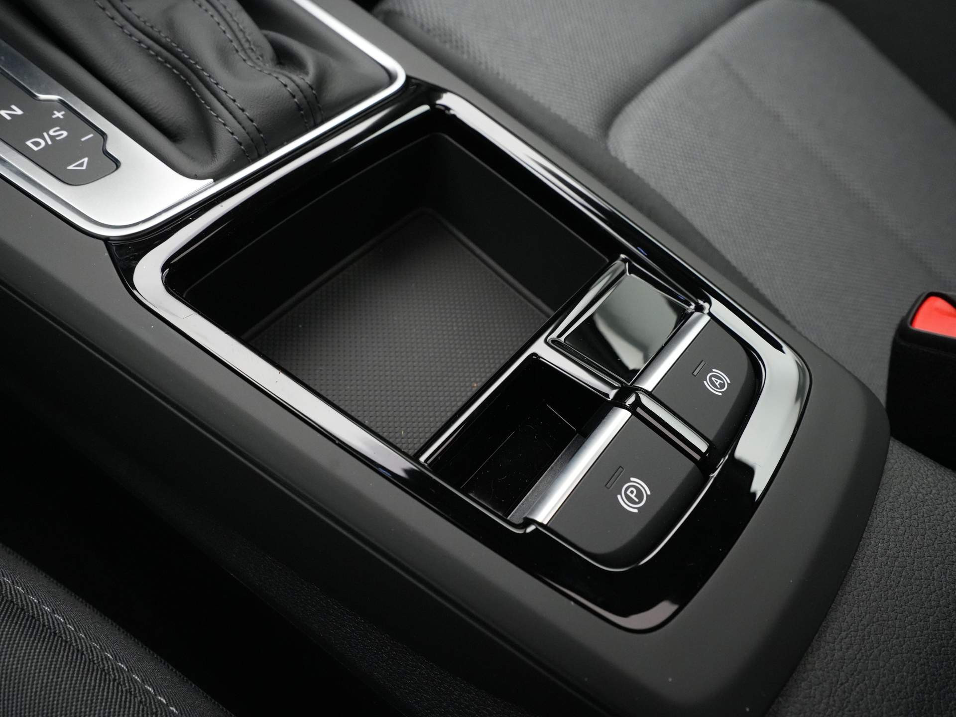 Audi - Q2 35 TFSI 150pk S-Line Edition - 2025