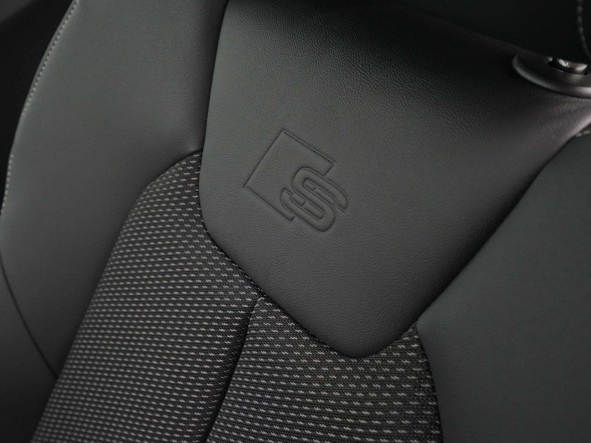 Audi - A1 Sportback 25 TFSI S-Line edition - 2025