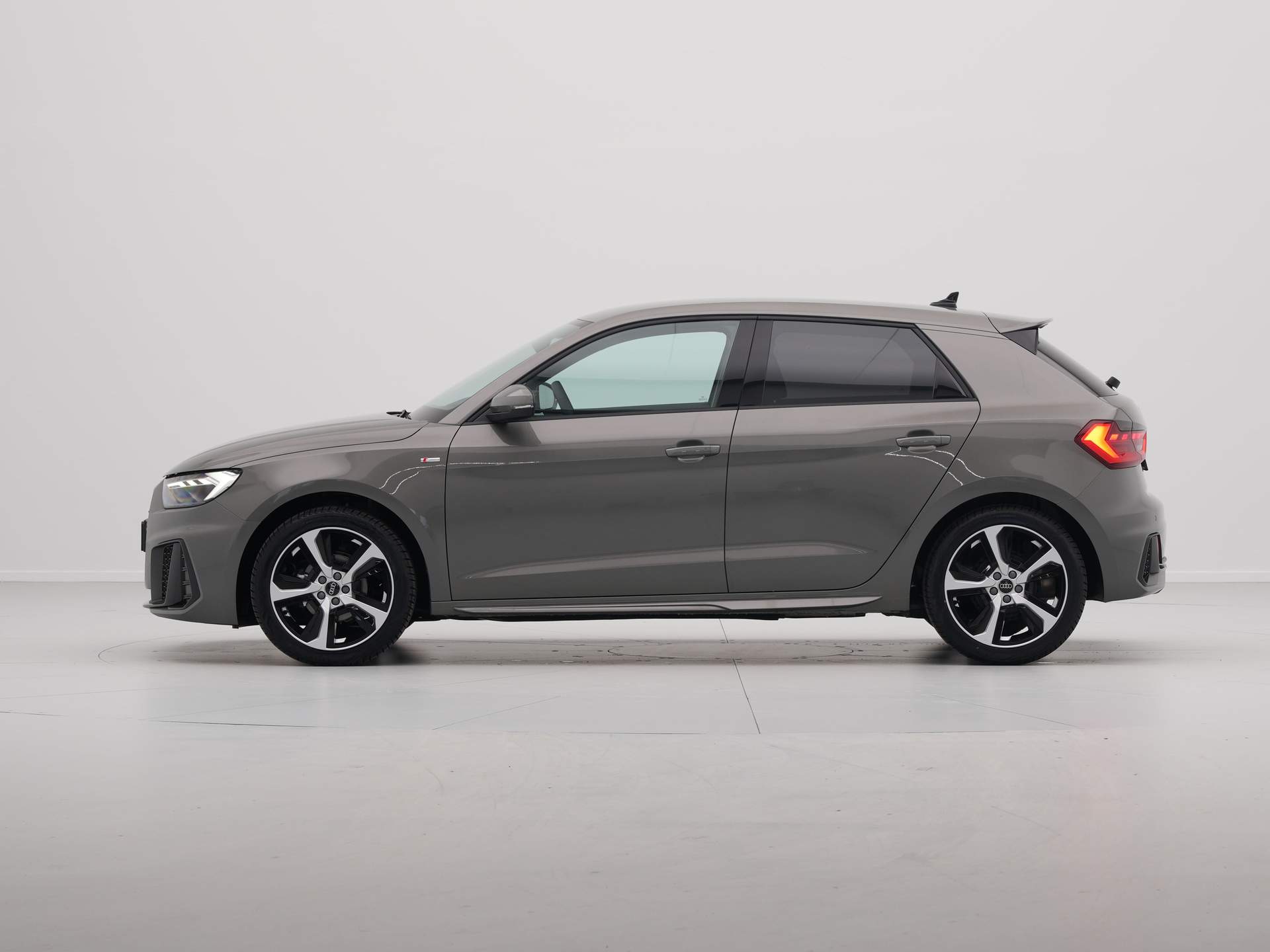 Audi - A1 Sportback 25 TFSI S-Line edition - 2025