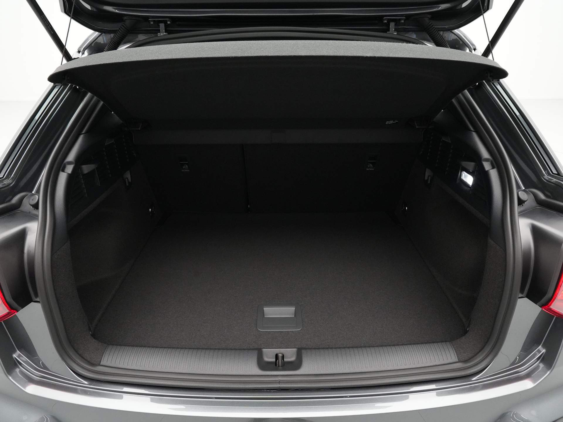 Audi - Q2 35 TFSI S-Line Edition - 2024