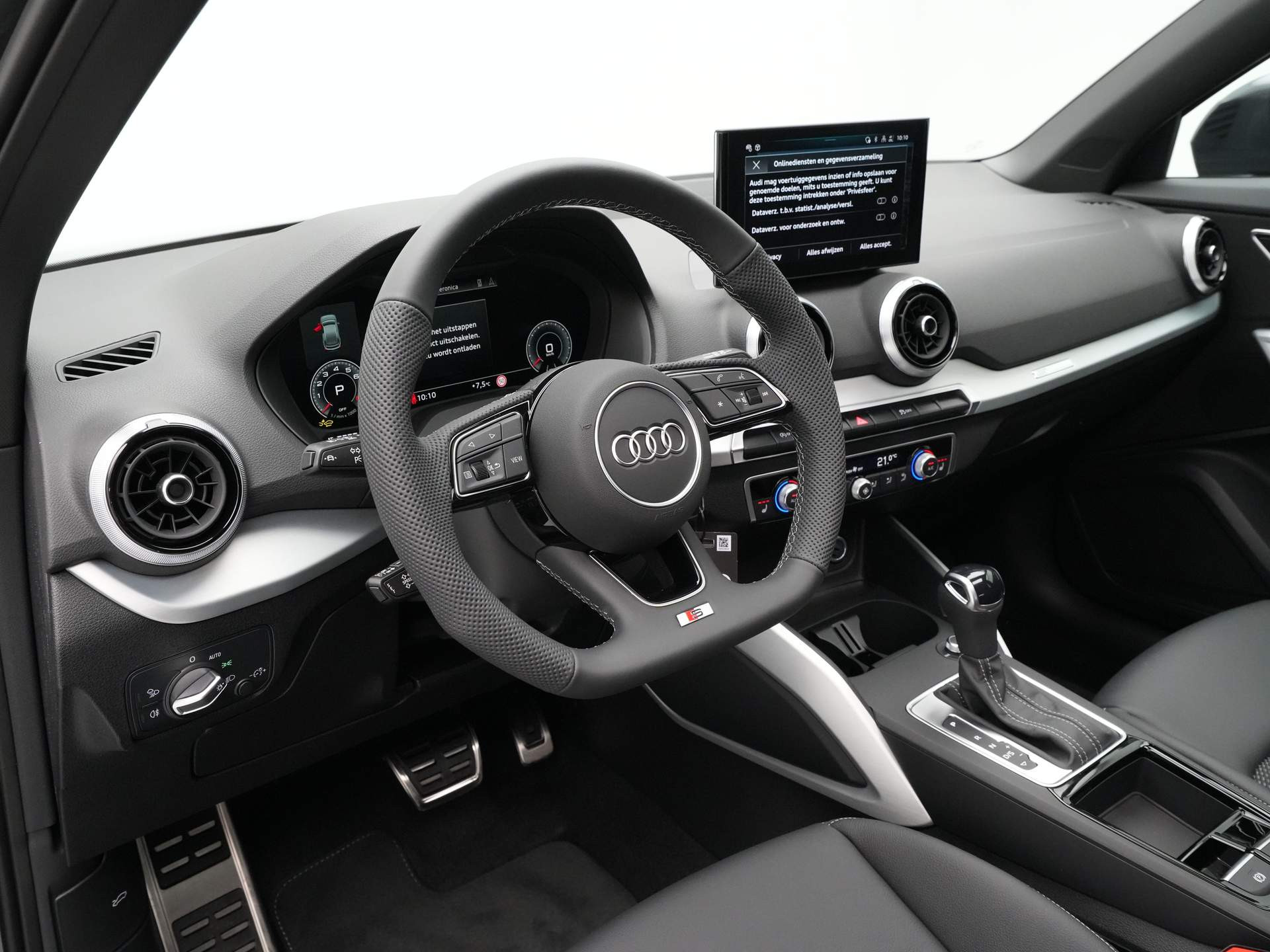 Audi - Q2 35 TFSI S-Line Edition - 2024