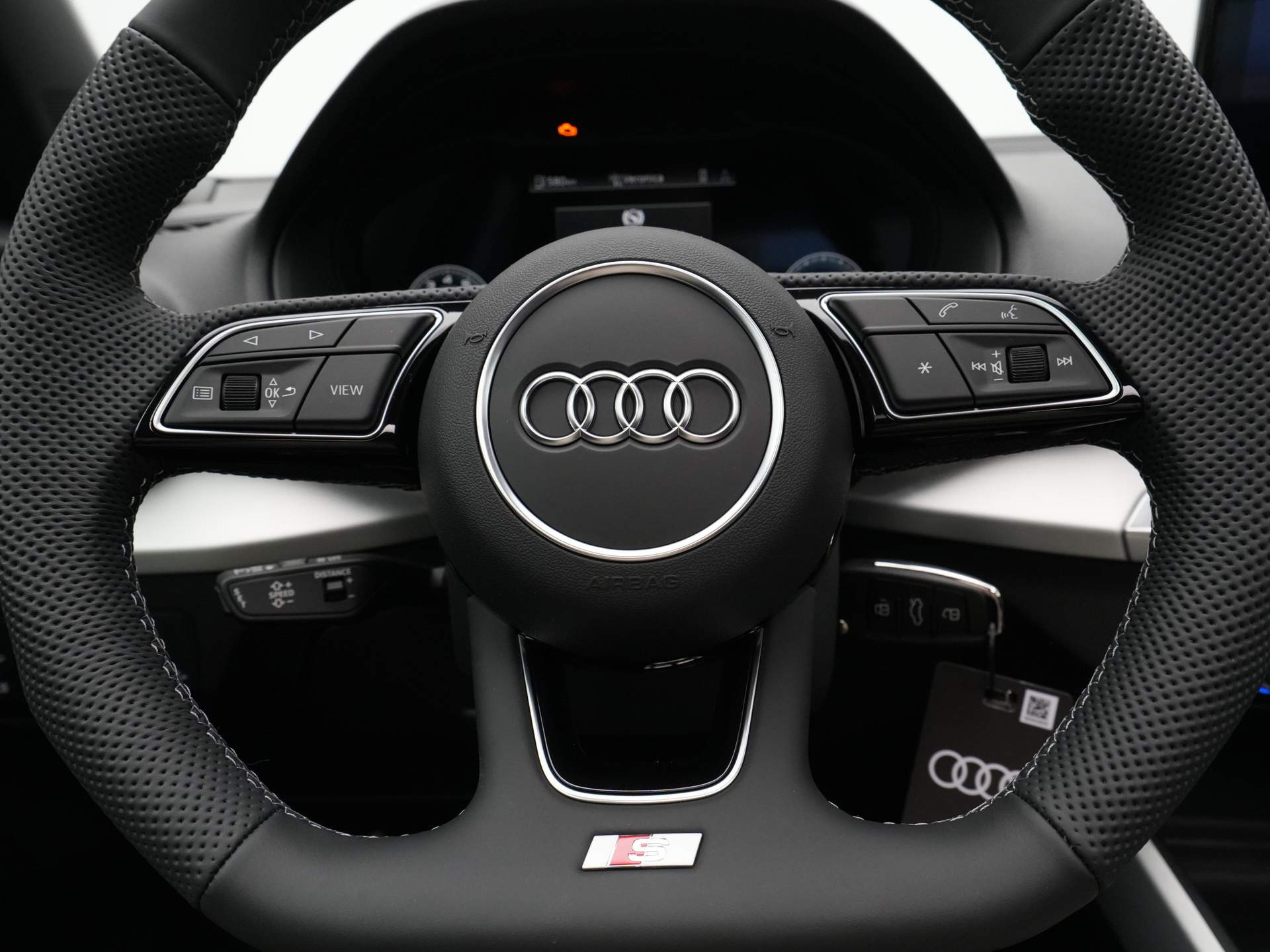Audi - Q2 35 TFSI S-Line Edition - 2024