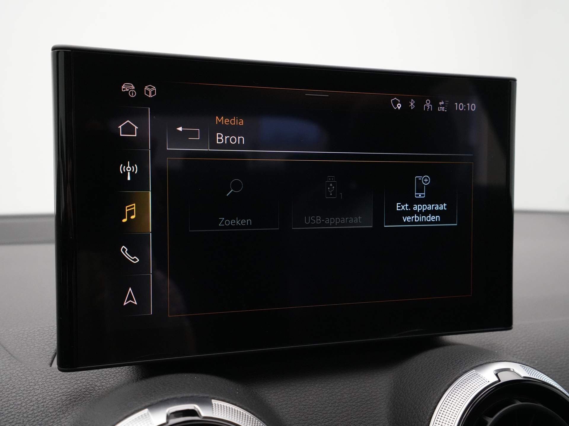 Audi - Q2 35 TFSI S-Line Edition - 2024