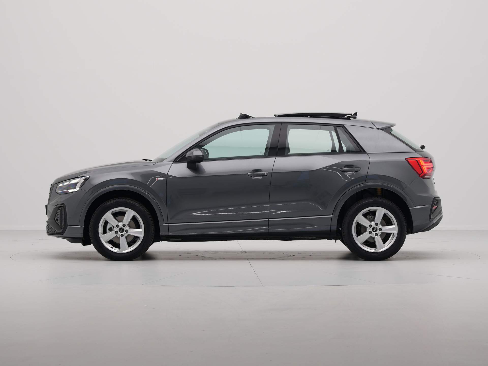 Audi - Q2 35 TFSI S-Line Edition - 2024